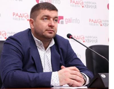 "На наступний рік на ремонт місцевих доріг хочемо залучити суму не меншу, ніж цьогоріч", - Юрій Бучко