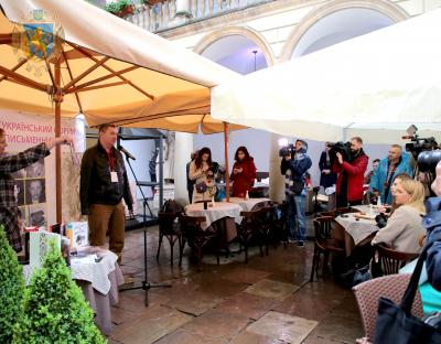 На Львівщині стартував перший в Україні форум військових письменників 