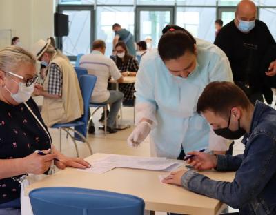 Вчора в області провакцинували 4838 осіб, з них 2933 - у центрах вакцинації