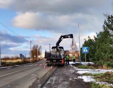 Безпека на дорогах: на Львівщині освітлюють пішохідні переходи