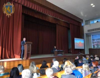 Директор школи стає епіцентром змін,- Олег Синютка на нараді з директорами