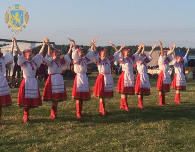 Етно-фестиваль гостинності: творчі колективи Мостищини презентували свою творчість у Кам’янка-Буському районі