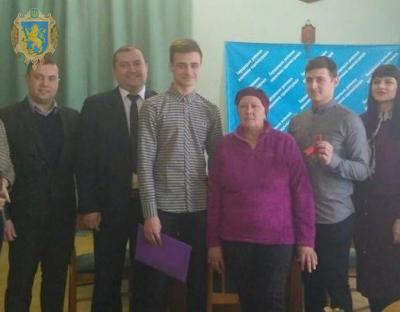 Родинній групі: дитині з числа дітей, позбавлених батьківського піклування та особі з їх числа, придбали власне житло