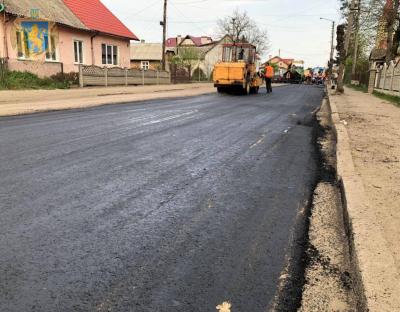 На Львівщині тривають ремонтні роботи на автомобільних дорогах загального користування