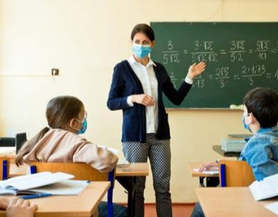 МОЗ затвердило перелік професій, для яких щеплення проти COVID-19 є обов’язковим