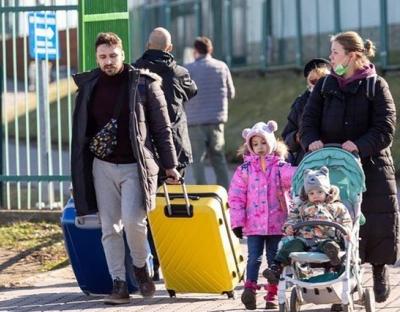 У чому різниця між статусом особи, якій надано тимчасовий захист, та статусом біженця: роз'яснення