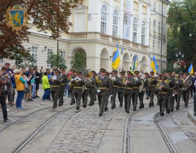 Урочиста колона рушила вулицями міста з нагоди Дня Конституції