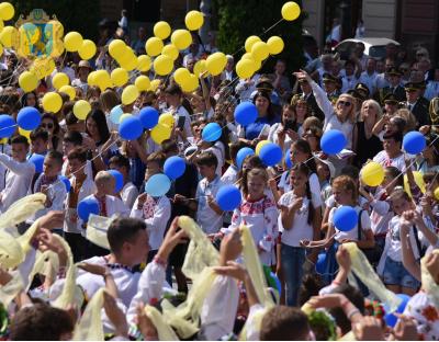 У День Незалежності у центрі Львова створили наймасовішу «живу» карту України