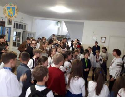 У школах Львівщини експонуватимуть виставку «Герої поміж нас»