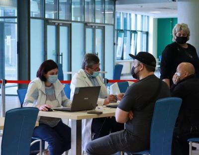 Вчора в області провакцинували 2072 особи, з них 2043 - у центрах вакцинації