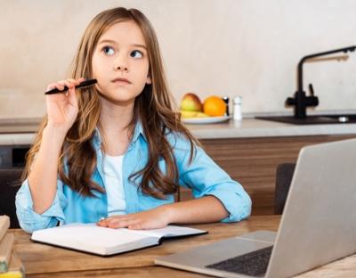 Мешканців Львівщини закликають подарувати дітям техніку для онлайн навчання 