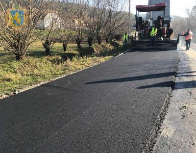 На Старосамбірщині триває ремонт дороги Терло-Максимівка