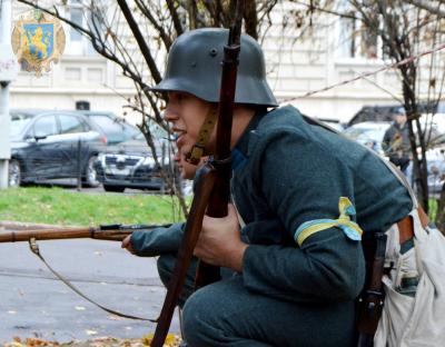 До 101-ї річниці проголошення ЗУНР організували театралізоване військово-історичне дійство 