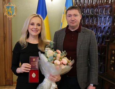 Максим Козицький вручив державну нагороду солістці-скрипальці Соломії Івахів