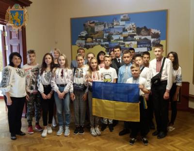 Діти учасників АТО(ООС) повернулися з відпочинку в Латвії