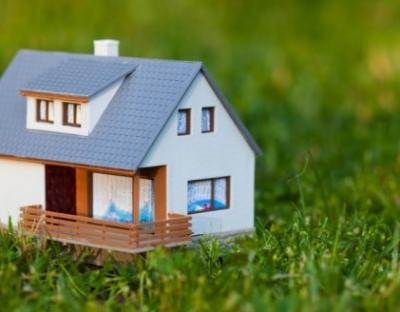 Відтепер земельні ділянки продаватимуть разом із нерухомістю: роз’яснення департаменту АПК