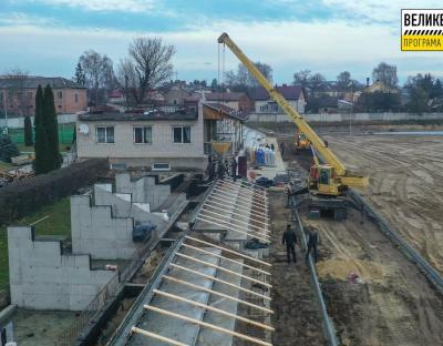 "Велике будівництво": оновлений стадіон у Яворові дозволить розмістити на трибунах майже 1000 глядачів