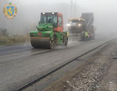 На дорозі Дрогобич - Довголука розпочали стелити асфальт