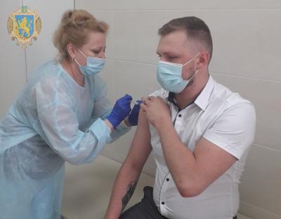 До уваги мешканців області: графік роботи центрів вакцинації на вихідні