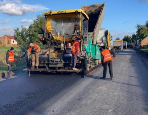 Сокаль – Стоянів: автомобільну дорогу розпочали асфальтувати