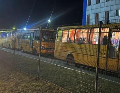 "Рава-Руська - Гребенне": працівники митниці організували додатковий транспорт для жінок та дітей