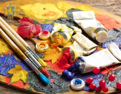 На Львівщині презентують виставку відомої львівської мисткині Оксани Риботицької «Плинність часу»