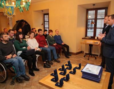 Провідних спортсменів з інвалідністю відзначили нагородами