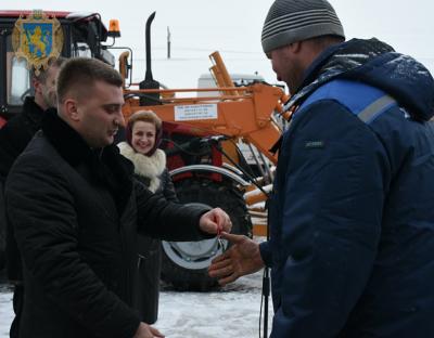 На Самбірщині урочисто передали ключі від нового обладнання для полігону ТПВ