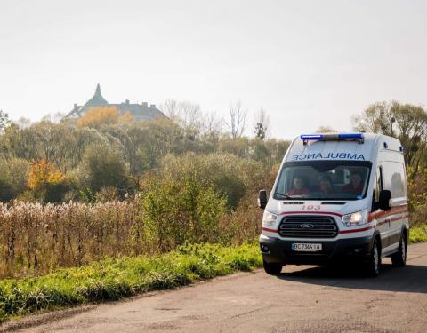 Кількість виїздів бригад екстреної допомоги до пацієнтів із COVID-19 зросла більш як удвічі