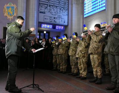 Масштабне вшанування 100-річчя бою під Крутами розпочалось маршем