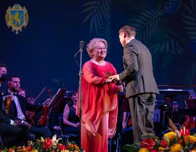 Львівській опері  – 120: театральних діячів відзначили державними нагородами 