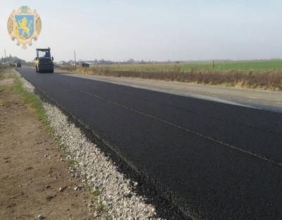 На Львівщині триває ремонт автомобільної дороги Дрогобич-Комарно