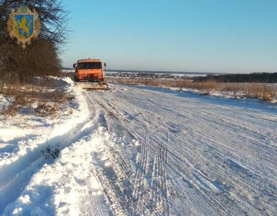 На дорогах області снігоочисна техніка працює в посиленому режимі