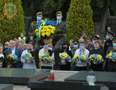 “Героїзм українських воїнів - приклад для майбутніх поколінь”: Львівщина відзначає Свято Героїв