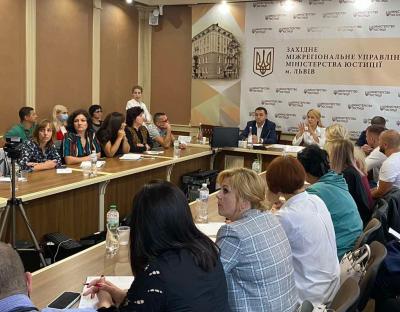 Актуальні питання подання відомостей про кінцевих бенефіціарних власників для юридичних осіб обговорили під час круглого столу