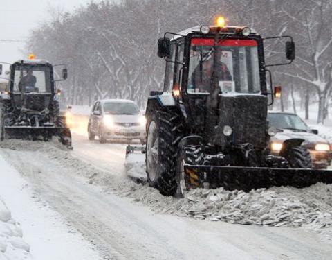 Автомобільні шляхи Львівщини очищують від снігу 