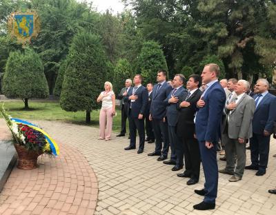 Делегація Львівщини поклала квіти до пам’ятника Тарасу Шевченкові  в Узбекистані