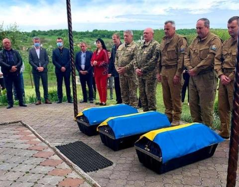 На Львівщині перепоховали останки трьох невідомих вояків УПА