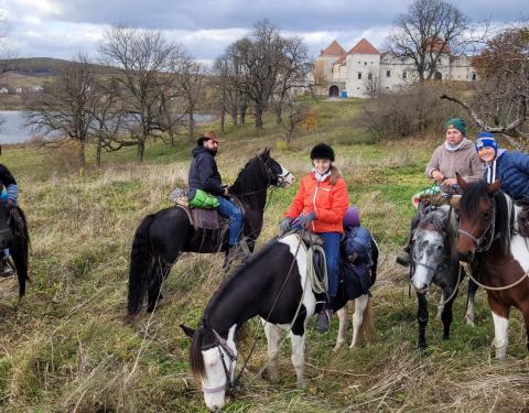 Прогулянки на конях неподалік Львова: перелік найпопулярніших локацій