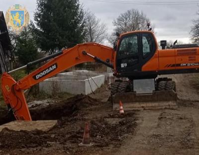 Дорожники ремонтують міст поблизу Тур'є