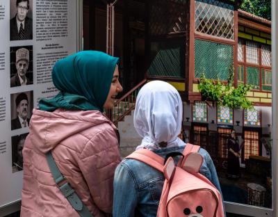 Банерну виставку «Крим. Народ. Історія. Сьогодення» відкрили на площі Музейній у Львові