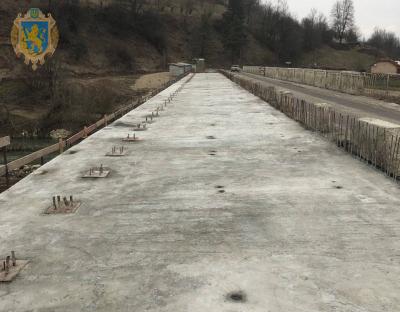 На Львівщині відновлюють аварійний міст на автодорозі Н-13 Львів - Самбір -Ужгород