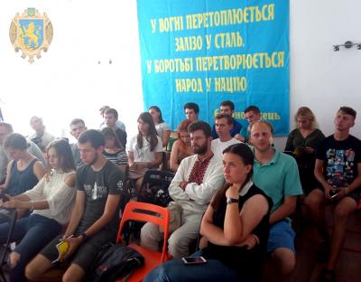 В області презентували посібник для організаторів та інструкторів військово-патріотичного виховання молоді