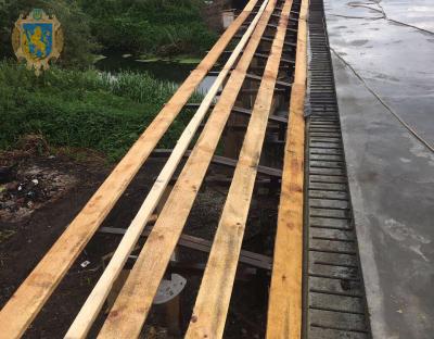 На Львівщині тривають ремонтні роботи мостового переходу через річку Ставчанка