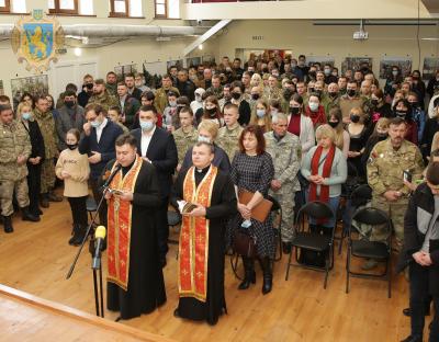 «Ви стали першою іскрою, з якої розгорівся вогонь спротиву російській агресії», - Максим Козицький привітав воїнів з Днем добровольця