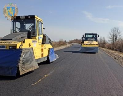 Велике будівництво: на території Львівської області триває ремонт автомобільних доріг