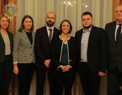 Реформувати інтернати на Львівщині допомагають канадці