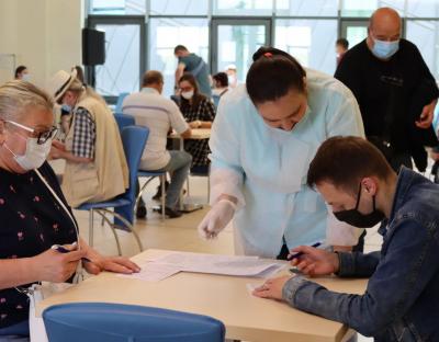 Вчора в області провакцинували 6812 осіб, з них 1841 - у центрах вакцинації