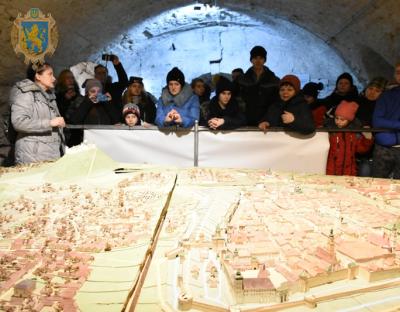 Діти із вадами слуху з Луганщини та Донеччини взяли участь у екскурсії