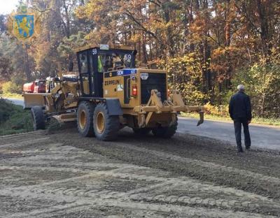 На Сокальщині триває ремонт дороги Комарів – Переспа